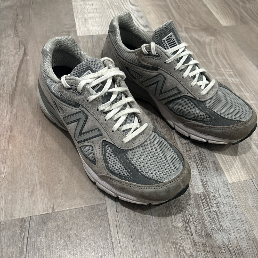 New Balance Men's Gray and White Sneakers